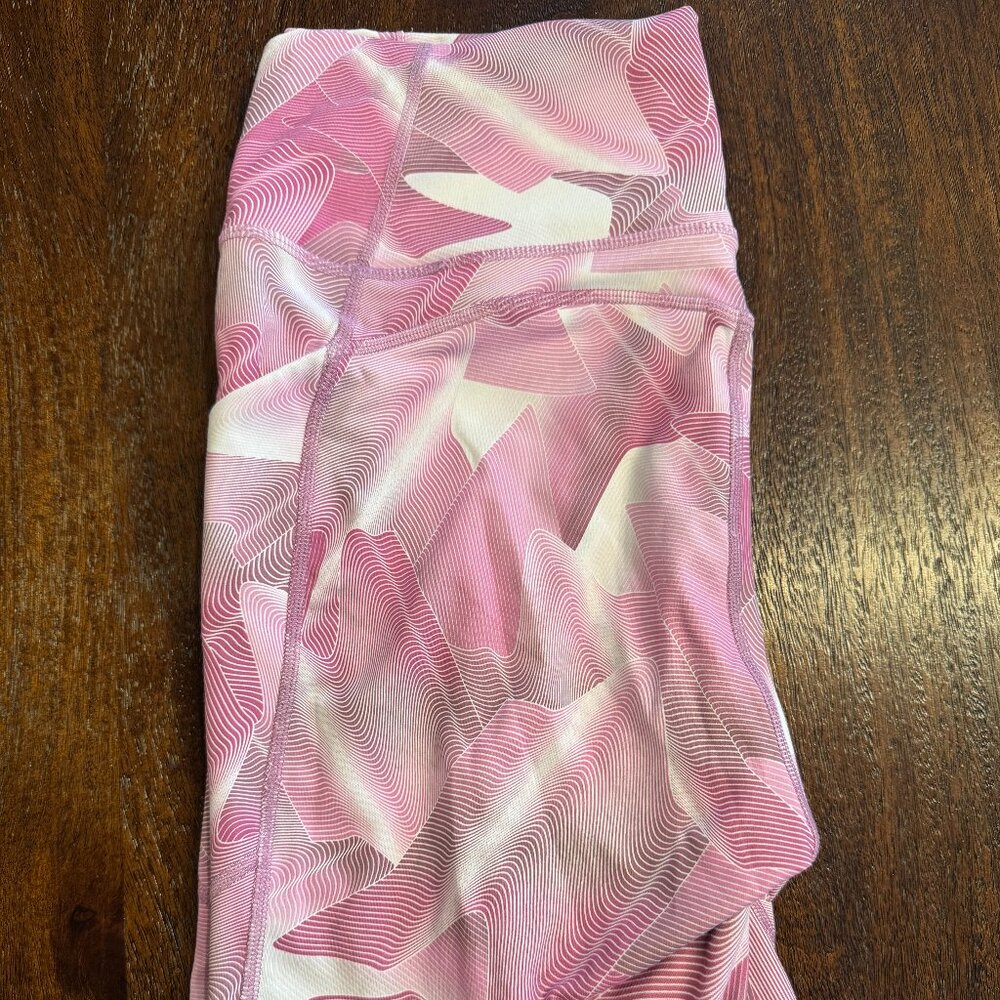 Oasis PureLuxe High-Waisted 6'' Short Size Large Pink and White